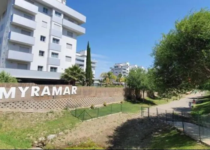 2 Bedrooms Next To The Beach&miramar Shopping Center-swimming Pool-parking Appartamento *