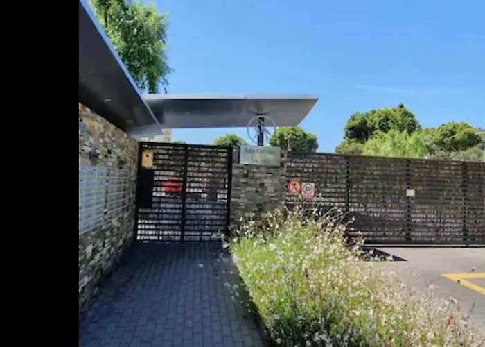 2 Bedrooms Next To The Beach&miramar Shopping Center-swimming Pool-parking Appartamento *