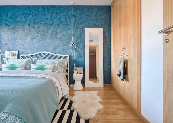 2 Bedrooms Next To The Beach&miramar Shopping Center-swimming Pool-parking Appartamento *