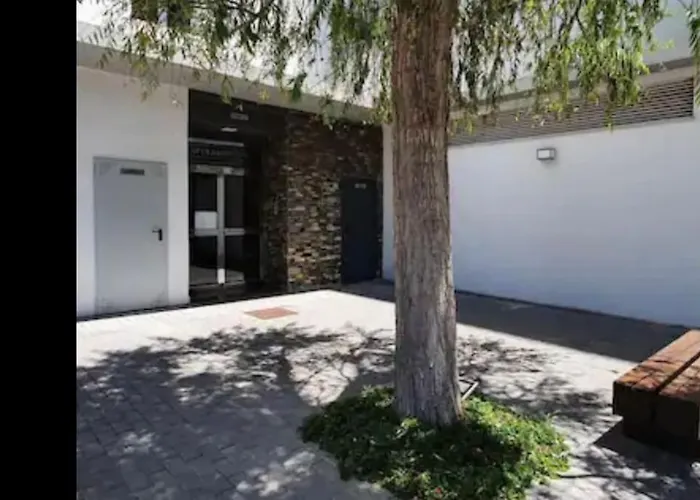 Appartamento 2 Bedrooms Next To The Beach&miramar Shopping Center-swimming Pool-parking *