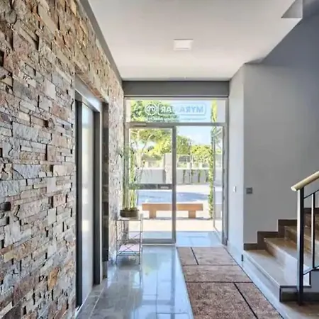 2 Bedrooms Next To The Beach&miramar Shopping Center-swimming Pool-parking * Фуэнхирола