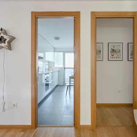 Apartment 2 Bedrooms Next To The Beach&miramar Shopping Center-swimming Pool-parking