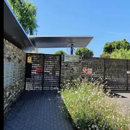 2 Bedrooms Next To The Beach&miramar Shopping Center-swimming Pool-parking Апартаменты *