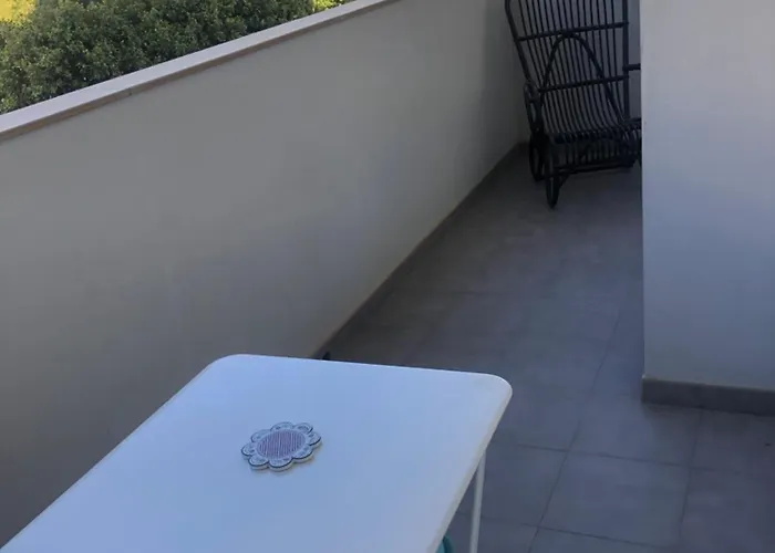 Appartement 2 Bedrooms Next To The Beach&miramar Shopping Center-swimming Pool-parking *